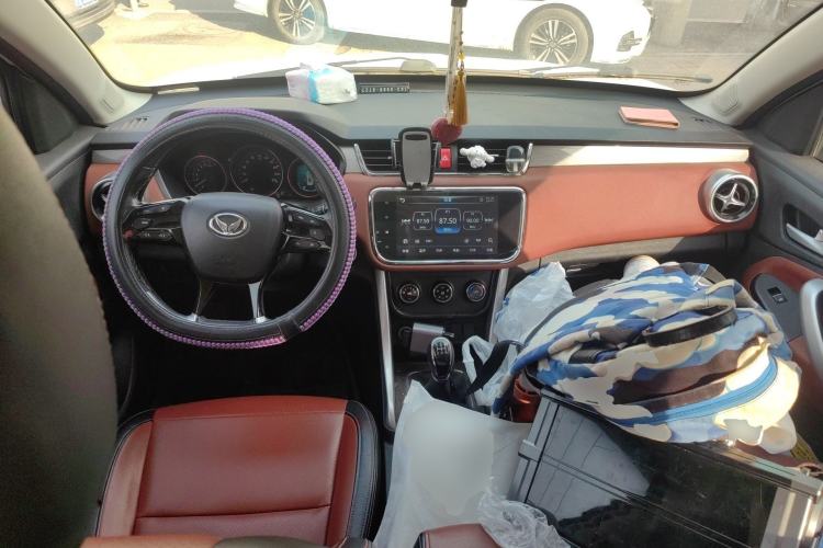 Used HYOSOW S3 2016 S3L 1.5L Manual Prestige Edition Center Console