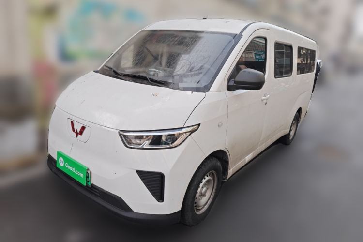 Used Wuling Yangguang 2024 300KM Comfort Version Passenger Van 75kW
