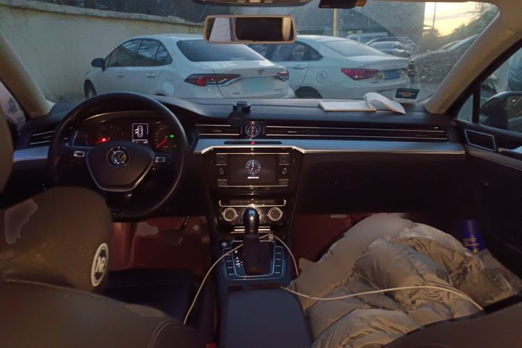 Used Volkswagen Magotan 2018 330TSI DSG Advanced Model Center Console