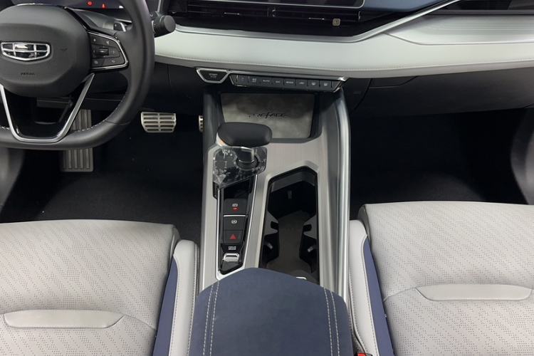 Used Geely Auto Preface 2023 2.0TD Prestige Version Gear Lever