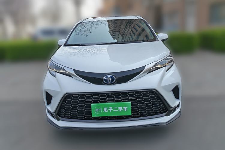 Used Toyota Granvia 2023 2.5L Hybrid Luxury Edition Front