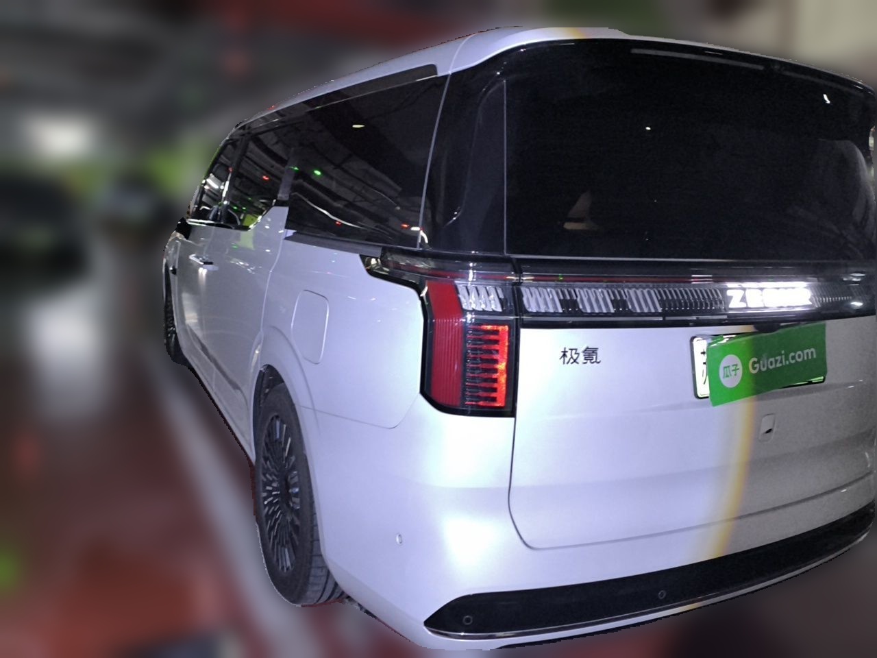 Zeekr 009 2024 7-Seater Aisle Version 108 kWh — снимка 4
