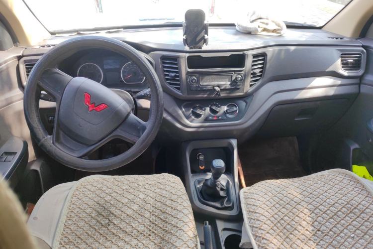 Used Wuling Hongguang V 2022 1.5L Jingqu Version Hydraulic Power Steering LAR