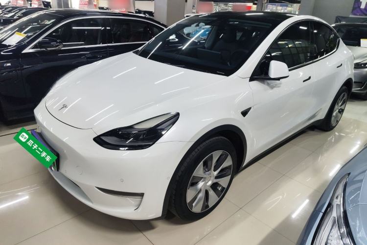 Used Tesla Model Y 2022 Long-Range All-Wheel-Drive Version