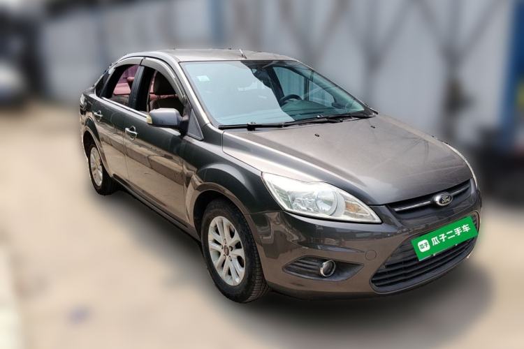 Used Ford Focus 2013 Sedan Classic 1.8L Manual Base Model Front Right 45 Deg