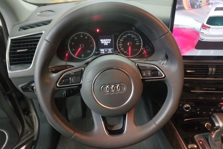 Used Audi Q5 2015 40 TFSI Technology Edition Steering Wheel