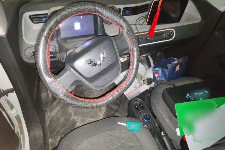 Used Wuling Hongguang MINIEV 2020 Enjoyment Model Lithium Iron Phosphate Center Console