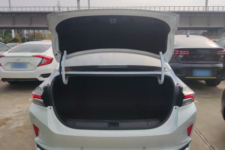 Used Dongfeng Aeolus Yixuan MAX 2023 1.5T Super-Powered Dad Edition
