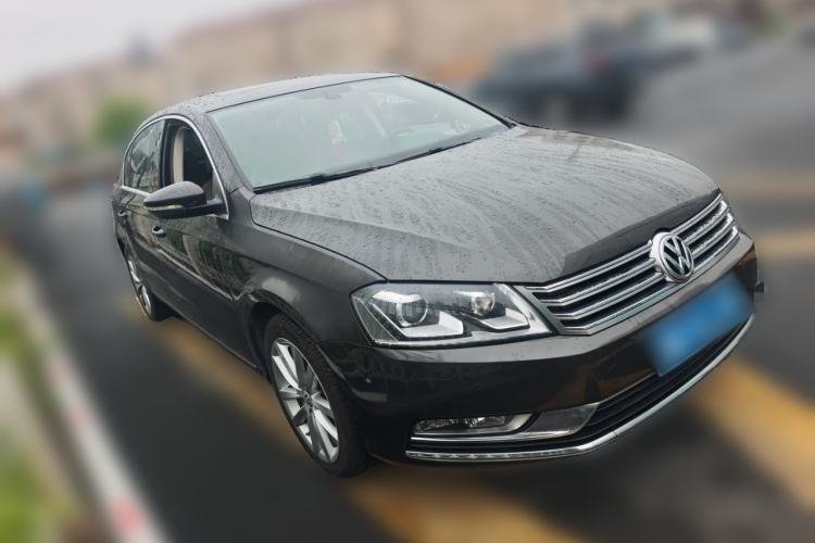 Used Volkswagen Magotan 2012 1.8TSI Prestige Model Front Right 45 Deg