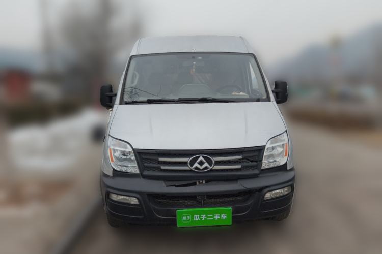 Used SAIC MAXUS Xintu V80 2016 2.5T Manual Aoyuntong National IV Short Wheelbase Mid-Roof 6-Seater