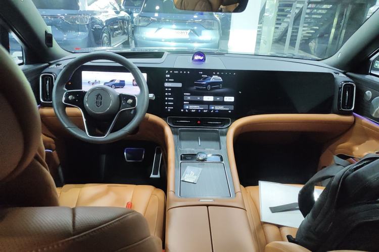 Used Hima AITO M9 2024 Range-Extended Ultra Version 42 kWh 6-Seater Model Center Console