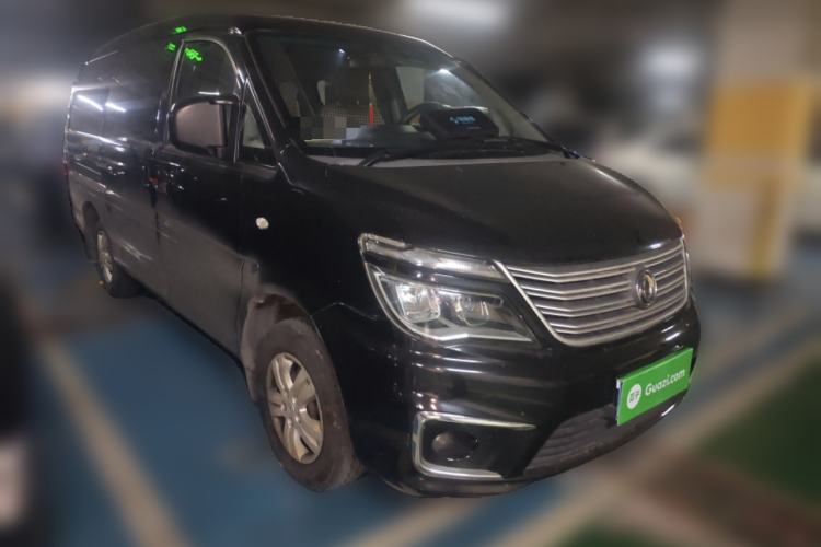 Used FORTHING Lingzhi 2018 M5L 1.6L 9-Seater Comfort Model Front Right 45 Deg