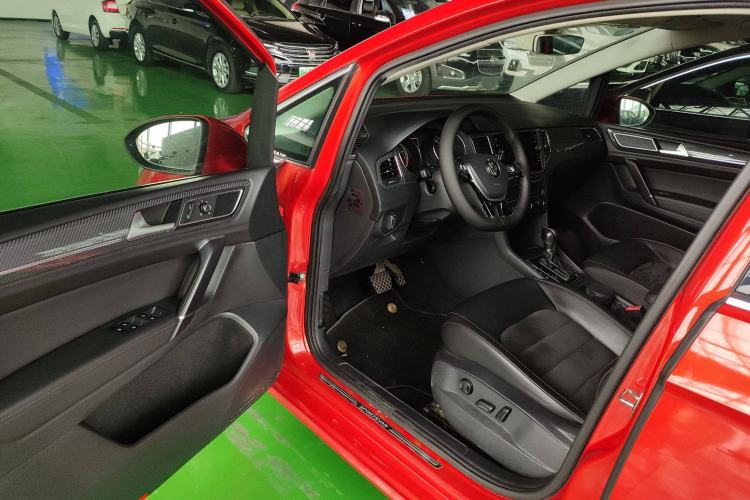 Used Volkswagen Golf Sportsvan 2018 280TSI Automatic Flagship Model
