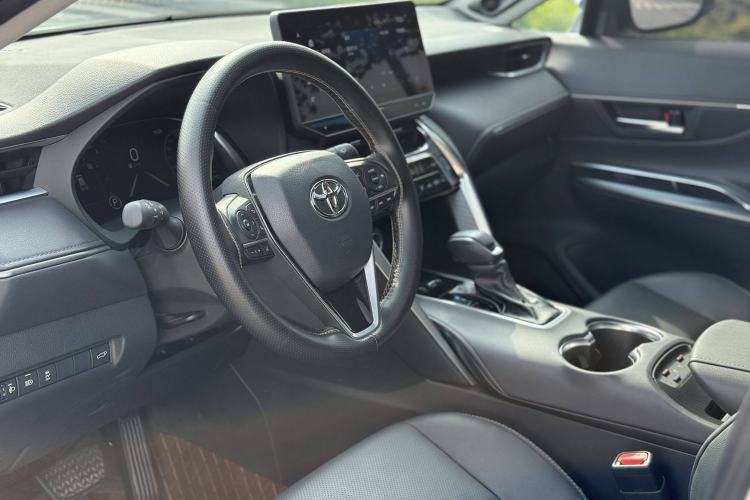 Used Toyota Venza 2023 2.0L CVT Two-Wheel Drive Prestige Version Interior 2