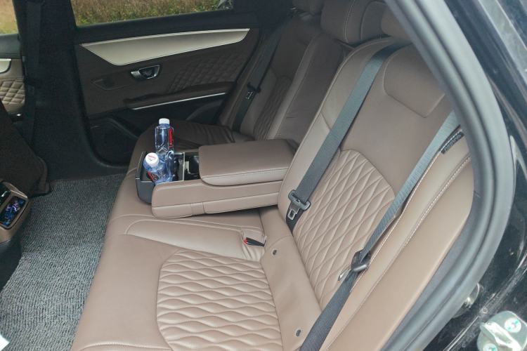 Used BYD Han 2024 EV Glory Edition 605KM Front-Wheel-Drive Premium Model
