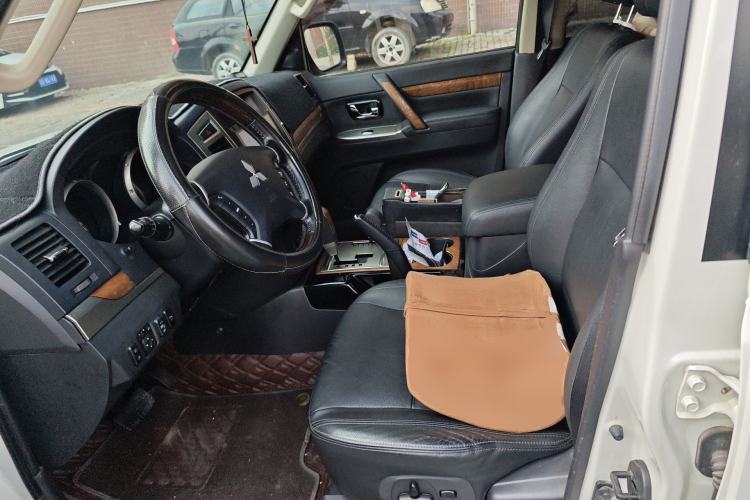 Used Mitsubishi Pajero 2019 3.0L Automatic Prestige Edition Left Front Seat