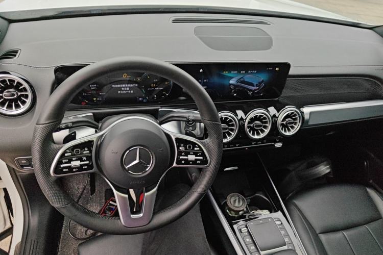 Used Mercedes-Benz GLB 2022 GLB 220 Dynamic Edition Center Console