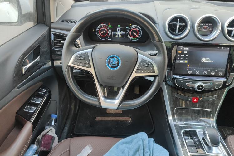 Used BYD Tang New Energy 2017 2.0T All-Wheel Drive Hyatt Model
