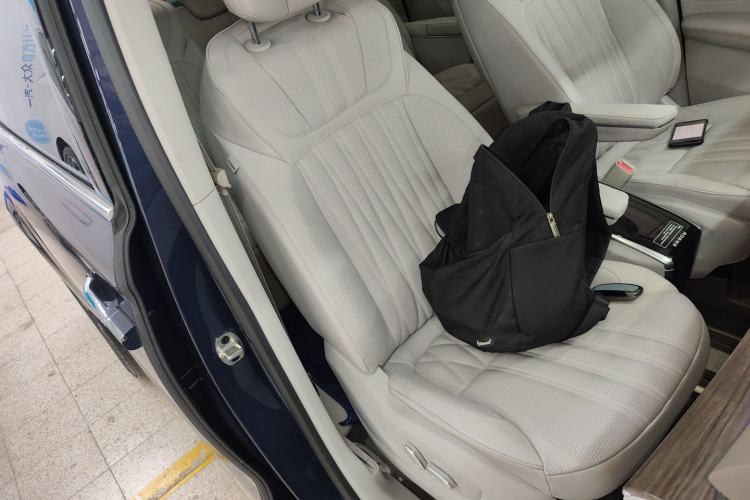 Used Roewe iMAX8 2023 400TGI Comfort Edition