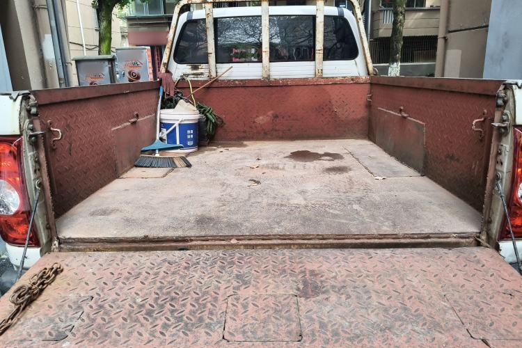 Used JAC Group T6 2015 2.8T Diesel Flagship Long-Wheelbase HFC4DA1-2C