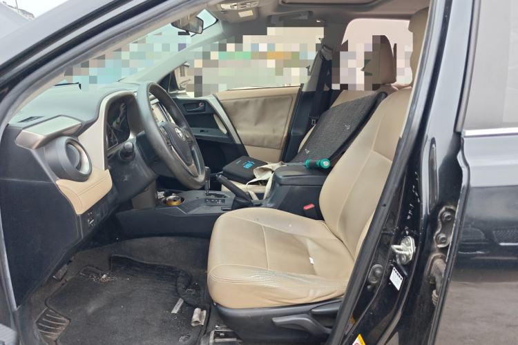 Used Toyota RAV4 2015 2.0L CVT Two-Wheel Drive Fashion Edition Left Front Seat