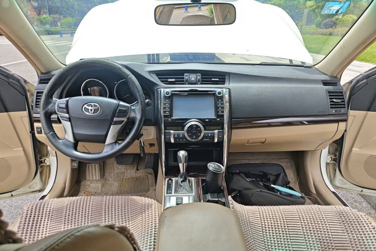 Used Toyota Reiz 2012 2.5V Fengdu Elite Stylish Edition Center Console