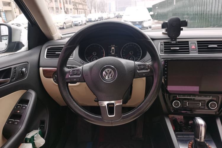 Used Volkswagen Sagitar 2012 1.4TSI Automatic Luxury Edition
