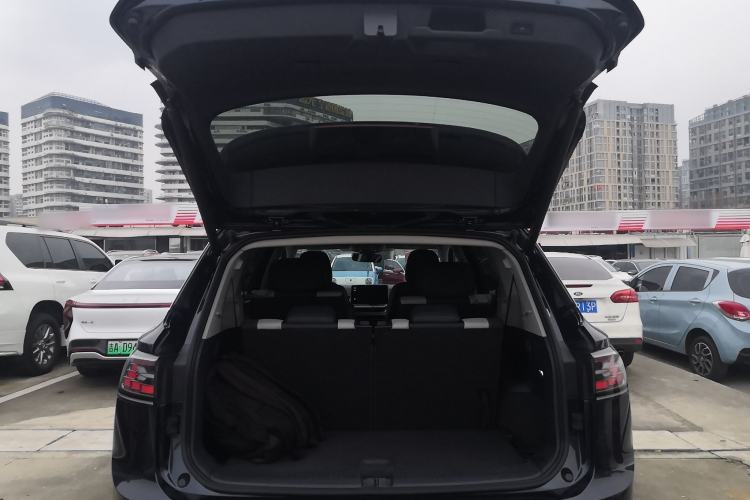 Used Volkswagen ID.6 CROZZ 2022 High-Performance PRIME Edition Trunk