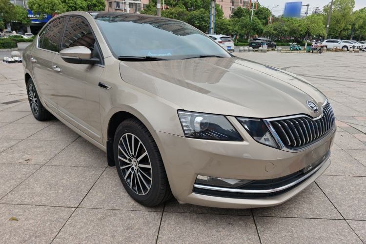 Used Skoda Octavia 2018 TSI230 DSG Luxury Edition Front Right 45 Deg