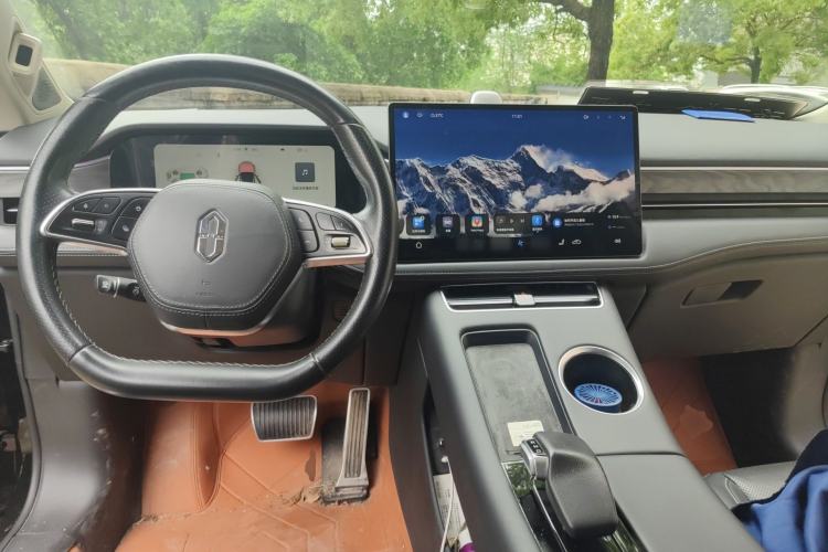 Used Hima AITO M5 2022 Range-Extended Rear-Drive Standard Version Center Console