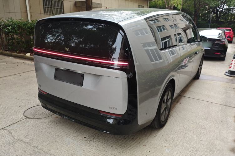 Used Li Auto MEGA 2025 Home Family Special Edition
