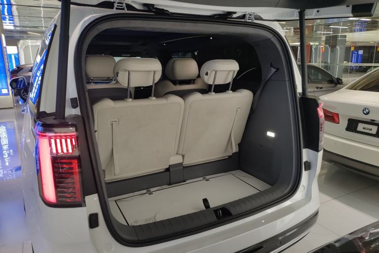 Used Zeekr 009 2022 WE Edition Trunk