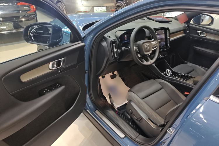 Used Volvo XC40 2023 B3 Zhiyuan Luxury Edition