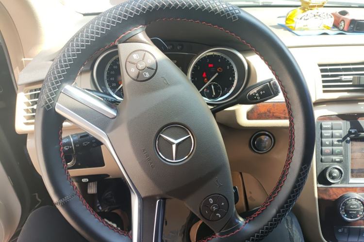 Used Mercedes-Benz R-Class 2010 R 350 L 4MATIC Steering Wheel