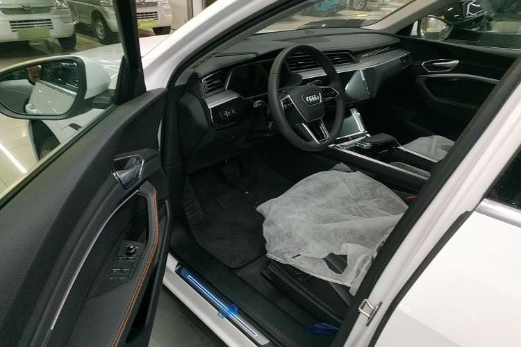 Used Audi e-tron 2021 50 quattro Luxury Edition
