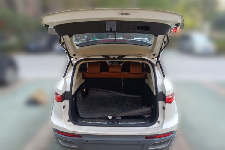 Used Zotye T700 2017 1.8T Dual-Clutch Luxury Model
