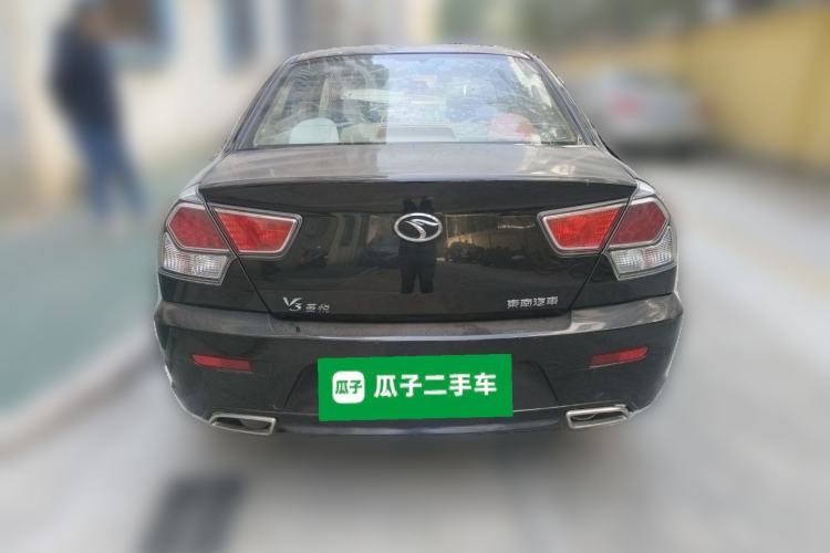 Used Soueast V3 Lingyue 2012 Revised Version 1.5L Manual Comfort Edition Rear