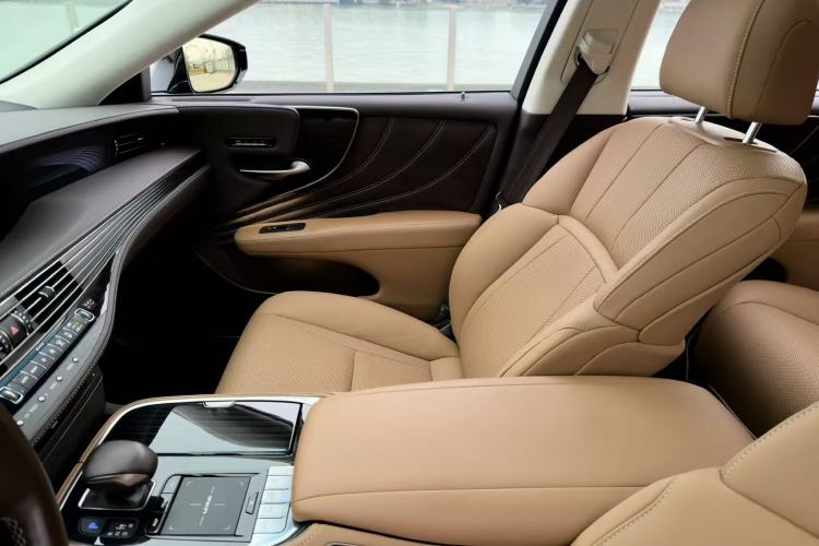 Used Lexus LS 2020 500h Excellence Edition China VI standard Interior 6