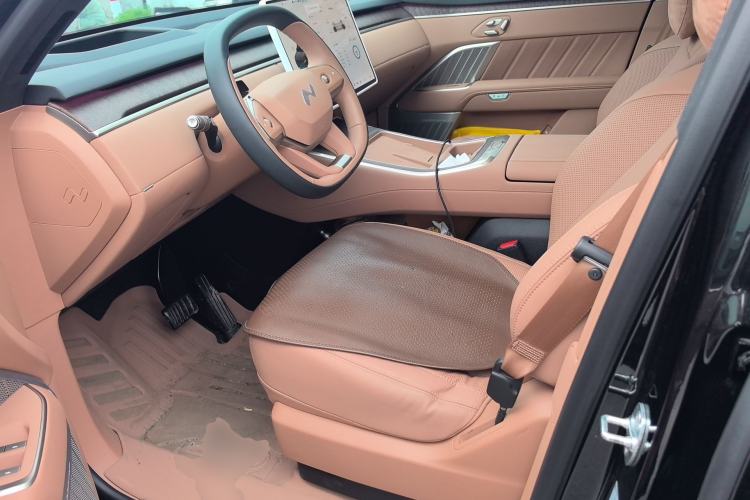 Used ONVO Luxeed L90 2025 Model—Max Six-Seater Version Left Front Seat