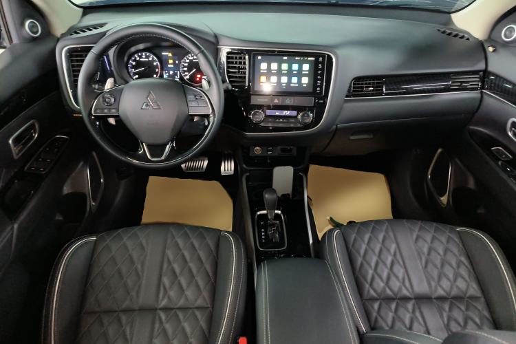 Used Mitsubishi Outlander 2020 2.4L 4x4 Zhi Xiang Edition 5 Seats