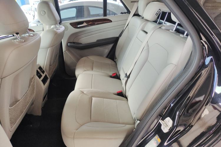 Used Mercedes-Benz M-Class 2014 ML 400 4MATIC Dynamic Model