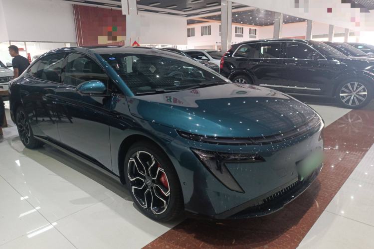 Used Nissan N7 2025 625 Max Exterior 3