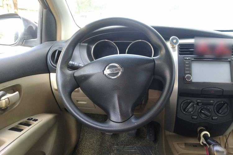 Used Nissan Livina 2013 1.6XE Manual Comfort Edition
