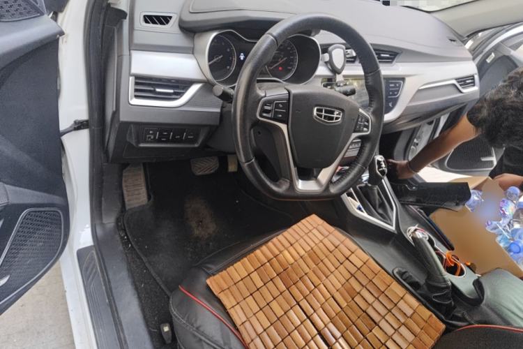 Used Geely Auto Vision 2019 Upgraded Model 1.5L CVT Luxury Version China VI Standard
