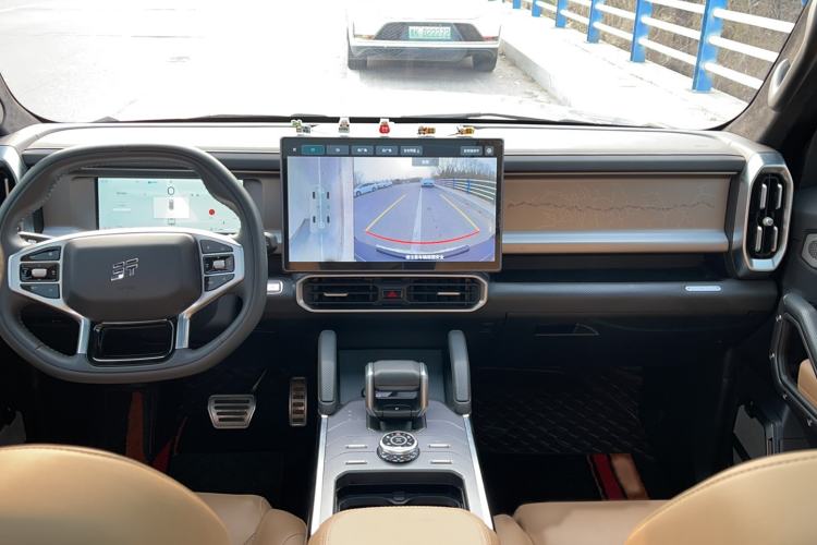 Used JETOUR Traveler 2023 2.0T All-Wheel Drive CrossPRO+ Center Console