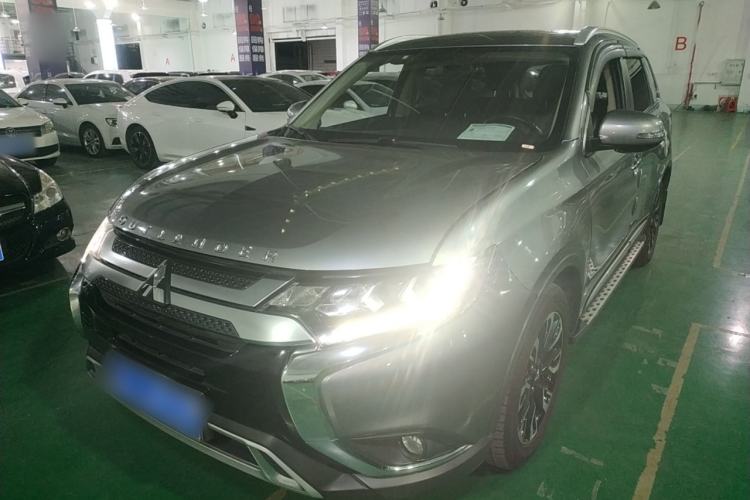 Used Mitsubishi Outlander 2019 2.4L 4x4 Zhi Xiang Edition 5 Seats China VI Standard
