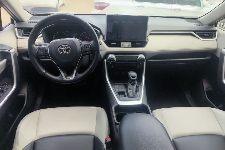 Used Toyota Wildlander 2020 2.0L CVT 4x4 Luxury Edition Center Console