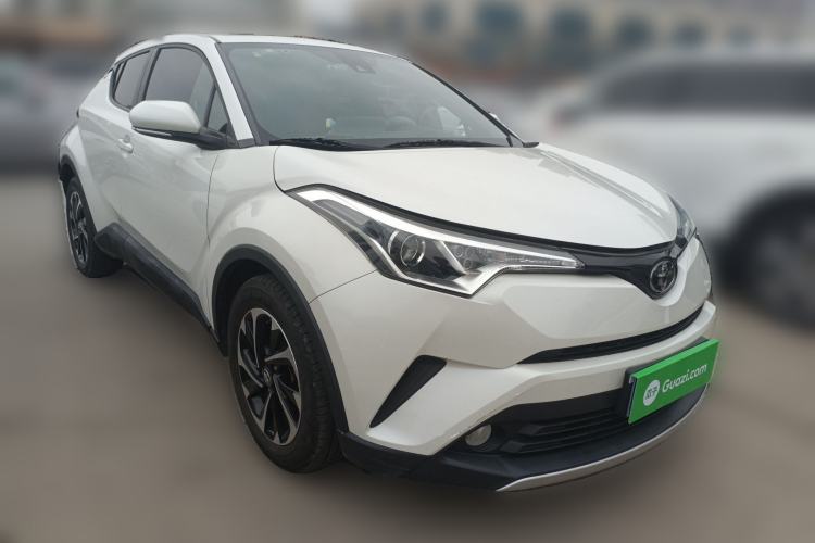 Used Toyota IZOA 2018 2.0L Yichi Version China VI Standard Front Right 45 Deg
