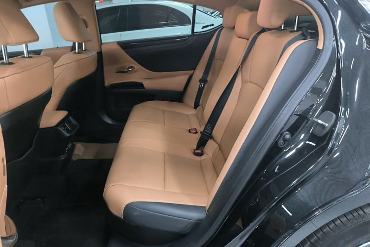 Used Lexus ES 2022 300h Excellence Edition