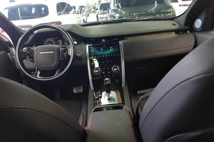 Used Land Rover Discovery Sport 2020 249 PS R-Dynamic Performance Tech Edition 7 Seats Center Console